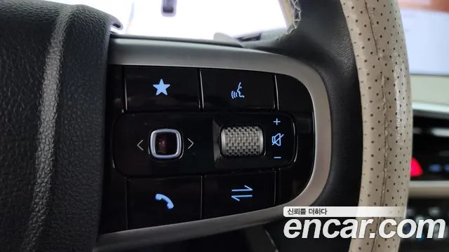 Genesis GV70 2.5T Бензин 2WD — Фото автомобиля 14