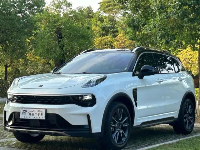 Фотография автомобиля — Lynk & Co 01