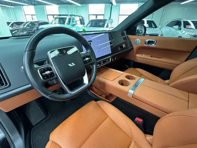 Li Auto L6 — Фото автомобиля 6