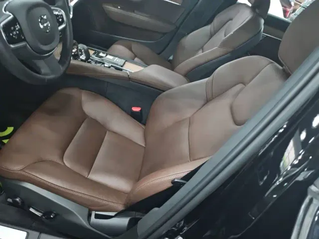 Volvo S90 — Фото автомобиля 14
