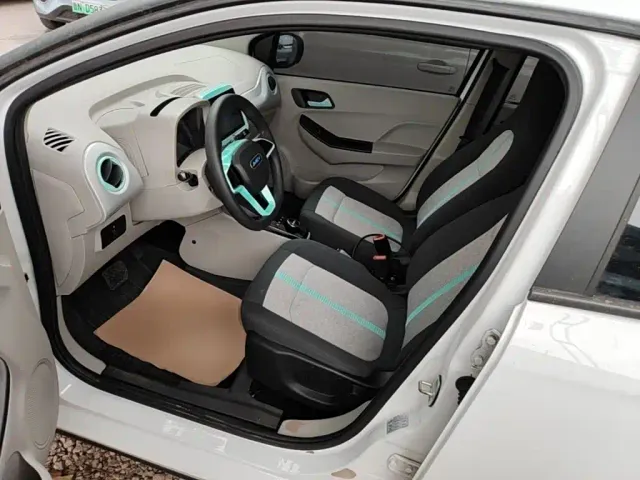 JMEV Xiaoqilin — Фото автомобиля 14