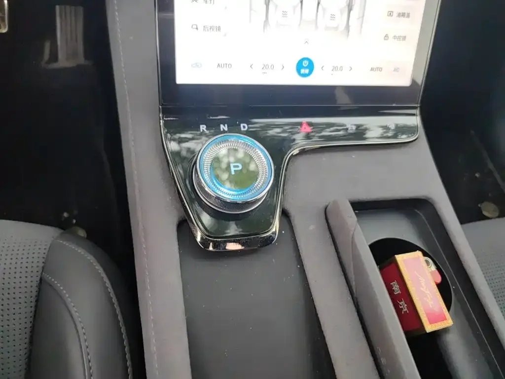 Voyah Auto VOYAH Zhuiguang 2024 PHEV AWD Ultra Long Range Flagship — Фото автомобиля 10