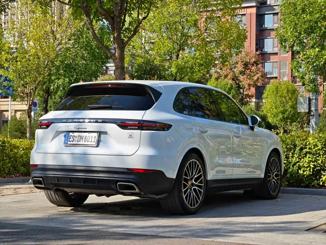 Porsche Cayenne — Фото автомобиля 17