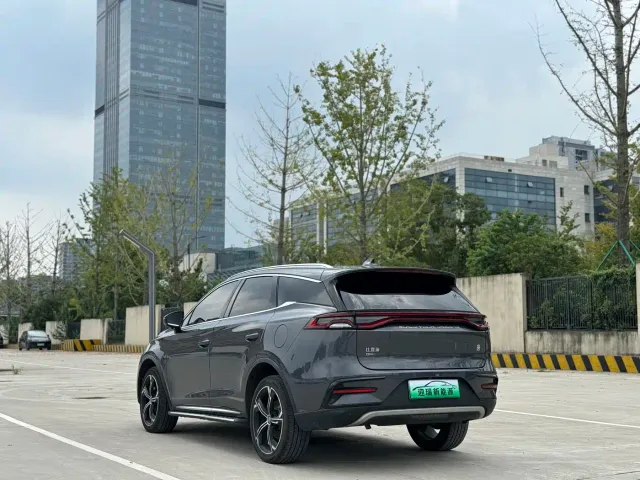 BYD Tang — Фото автомобиля 3