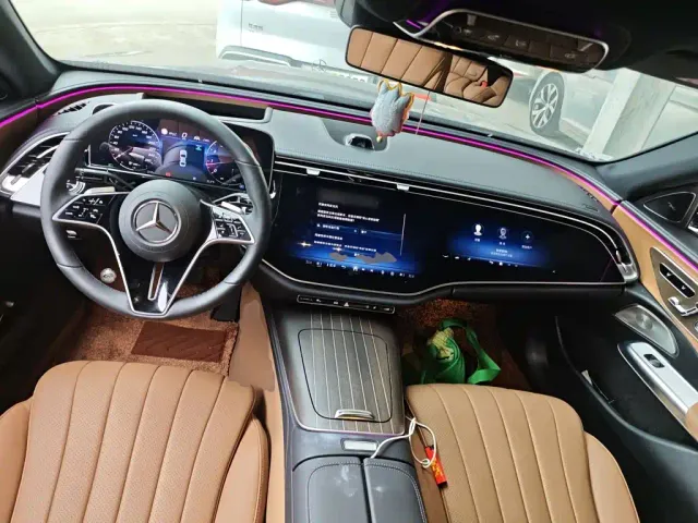 Mercedes-Benz E-Class — Фото автомобиля 9