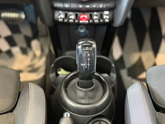 MINI Hatch — Фото автомобиля 18