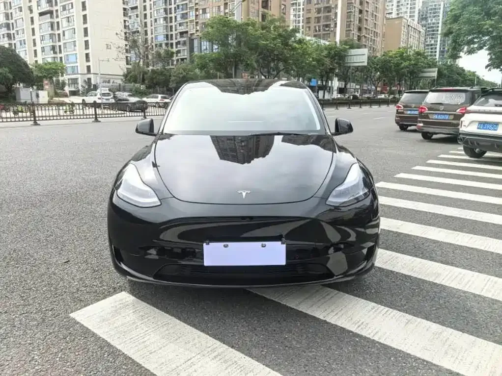 Tesla Model Y 2022 Facelift Rear-Wheel Drive Version — Фото автомобиля 2
