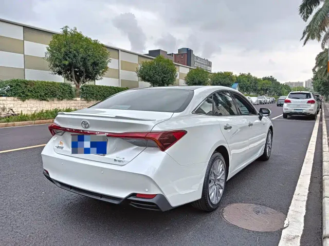 Toyota Avalon — Фото автомобиля 12