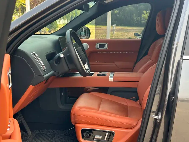 Li Auto L9 — Фото автомобиля 7