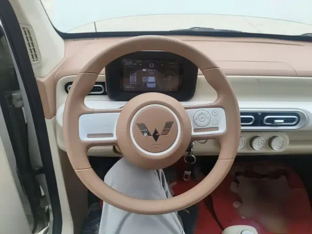 Wuling Hongguang Mini EV — Фото автомобиля 10
