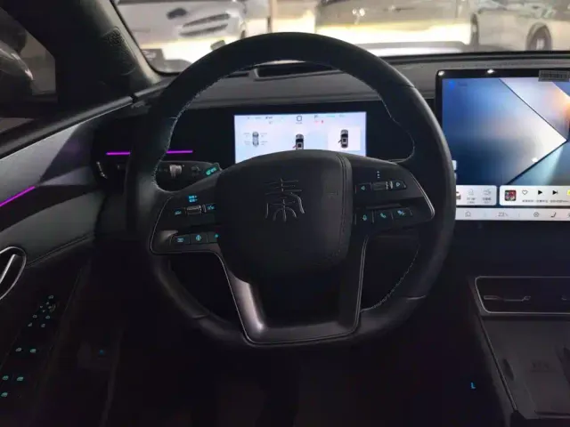 BYD Qin L — Фото автомобиля 15