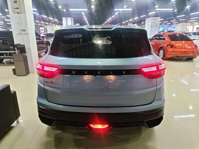 Geely Binyue — Фото автомобиля 5