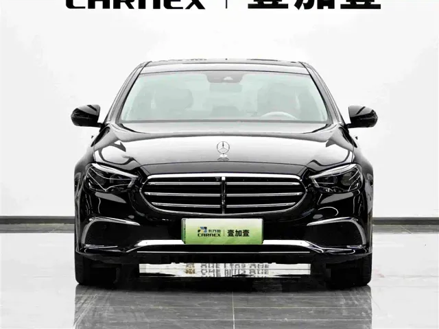 Mercedes-Benz E-Class — Фото автомобиля 2