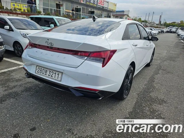 Hyundai Avante — Фото автомобиля 3