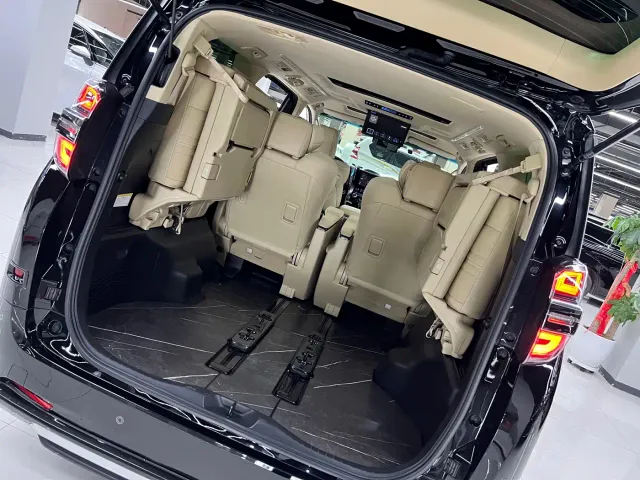 Toyota Vellfire — Фото автомобиля 8