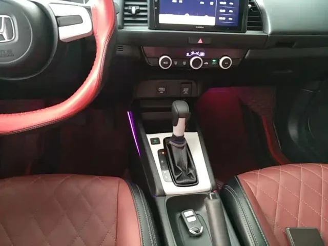Honda Fit — Фото автомобиля 13