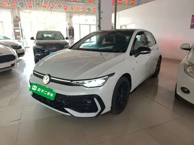 Фотография автомобиля — Volkswagen Golf