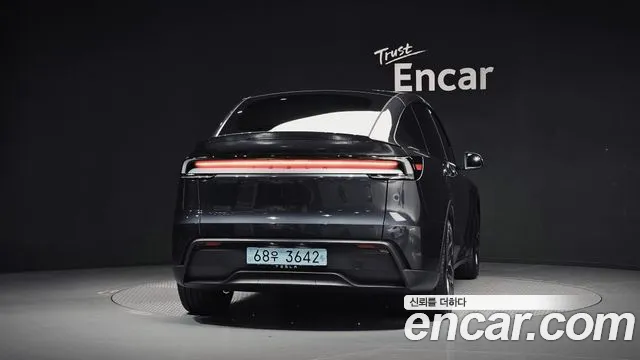 Tesla Model Y — Фото автомобиля 4