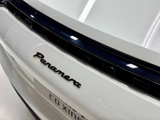 Porsche Panamera — Фото автомобиля 19