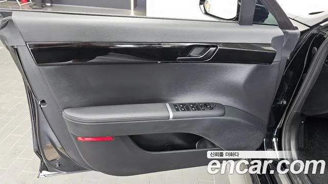 Hyundai Grandeur Grandeur (GN7) 2.5 Бензин 2WD — Фото автомобиля 20