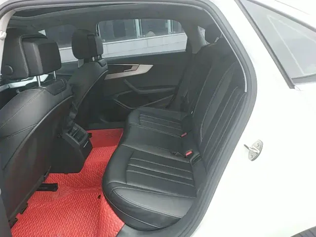 Audi A4L — Фото автомобиля 16