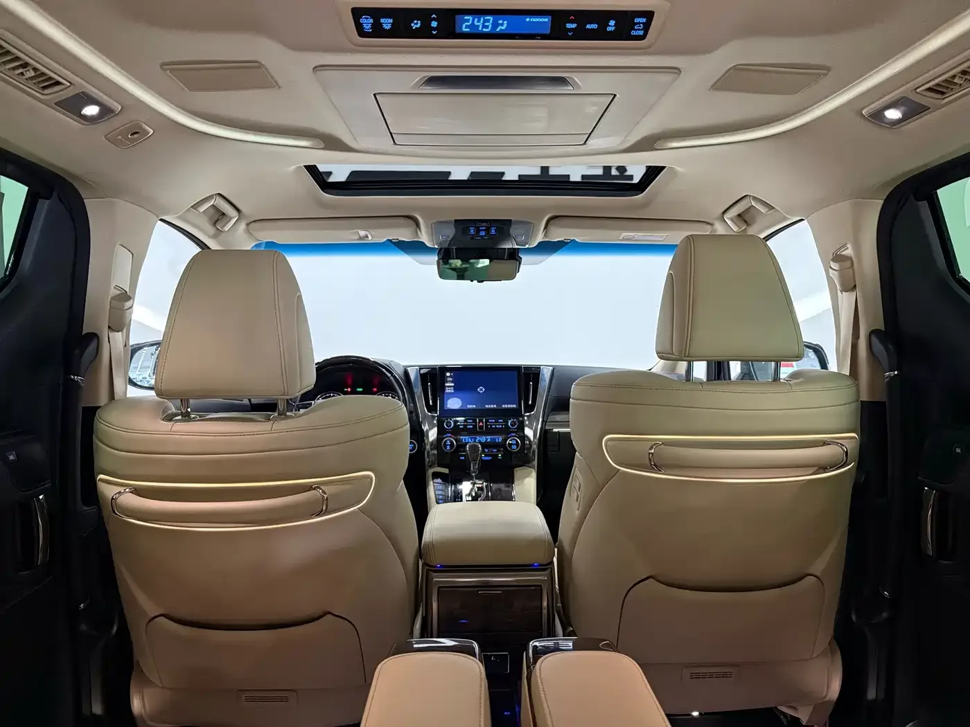 Toyota Alphard 2021 Hybrid 2.5L Premium — Фото автомобиля 18