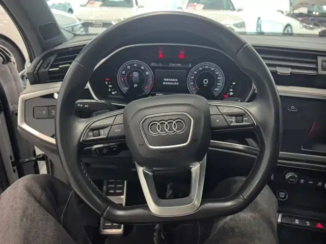 Audi Q3 — Фото автомобиля 10