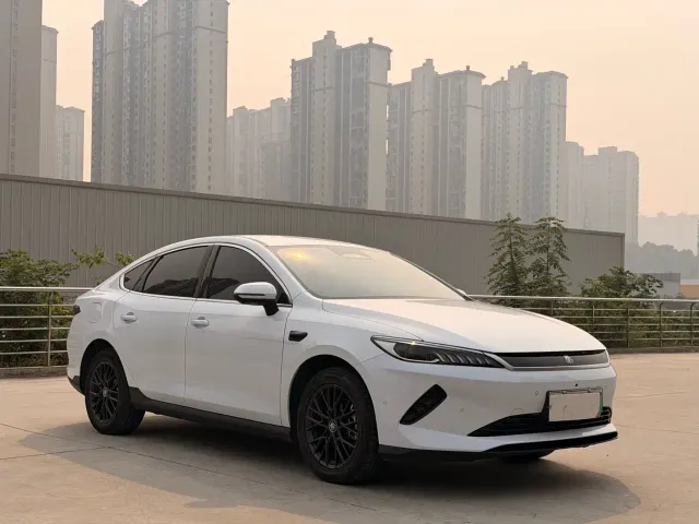 BYD Qin PLUS — Фото автомобиля 3