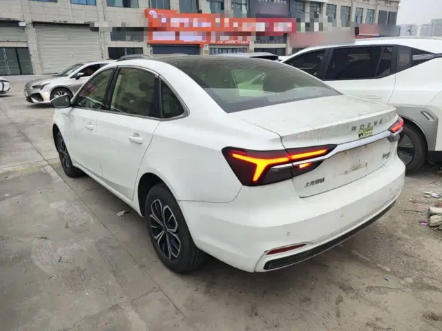 Roewe i6 MAX EV — Фото автомобиля 4