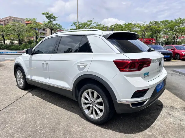 Volkswagen T-Roc — Фото автомобиля 4