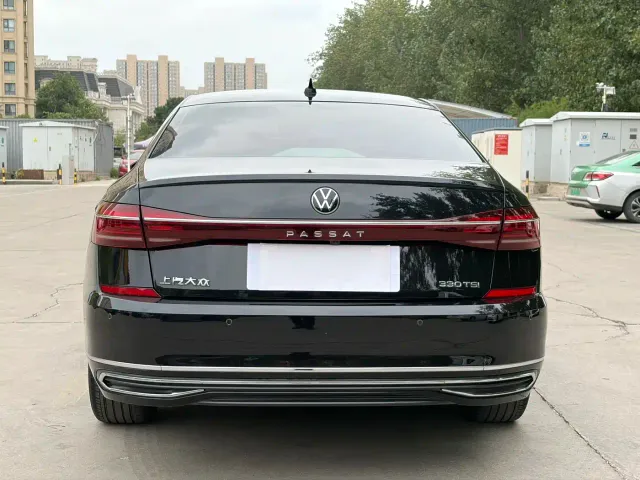 Volkswagen Passat — Фото автомобиля 14