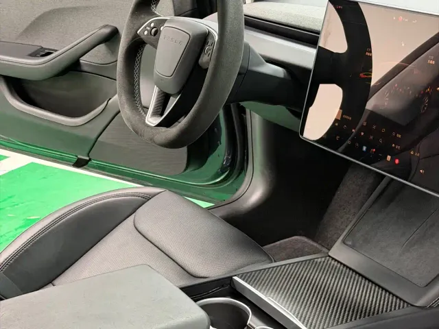 Tesla Model 3 — Фото автомобиля 11