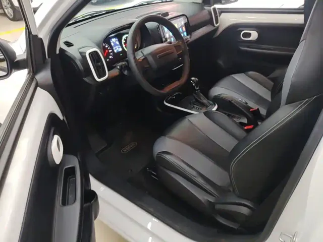 Roewe Clever — Фото автомобиля 15