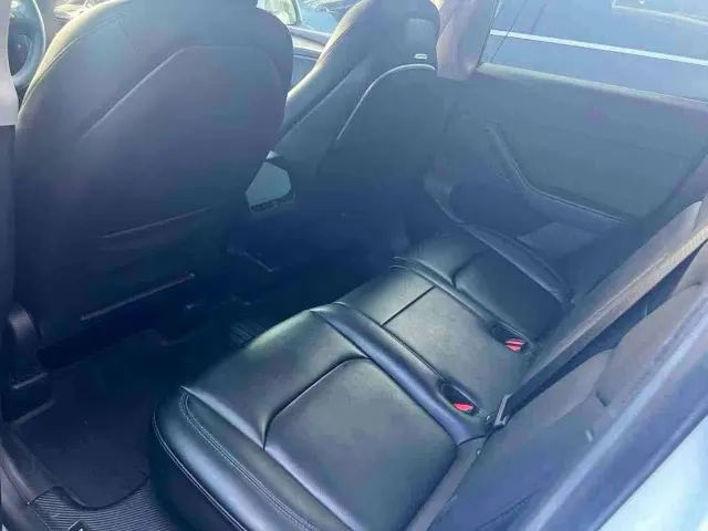 Tesla Model Y — Фото автомобиля 5
