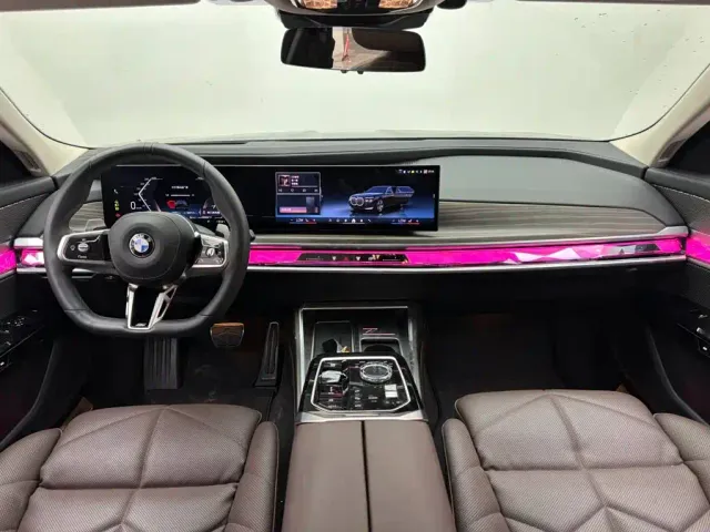 BMW 7 Series — Фото автомобиля 10