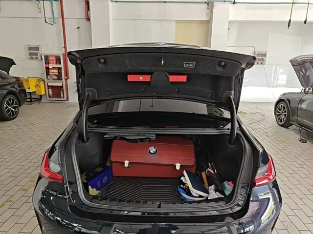 BMW 3 Series — Фото автомобиля 18