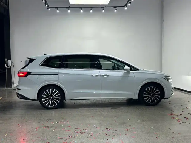 Volkswagen Viloran 2020 380TSI Premium — Фото автомобиля 10