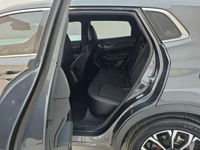 Changan Qiyuan Q05 — Фото автомобиля 11