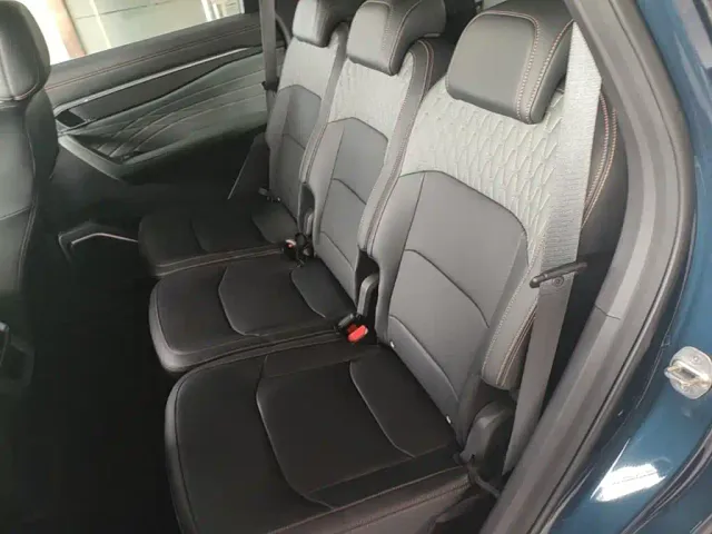 Geely Haoyue L — Фото автомобиля 16