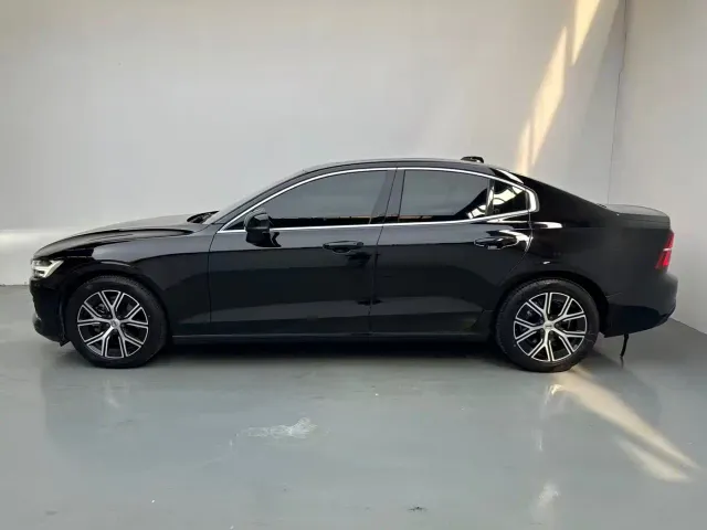 Volvo S60 — Фото автомобиля 3