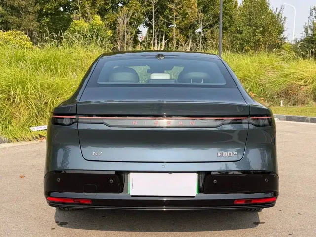 Nissan N7 — Фото автомобиля 10
