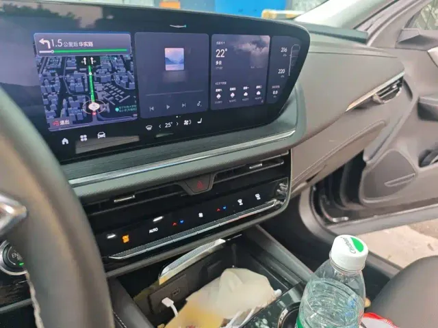 Buick Envision Plus — Фото автомобиля 5