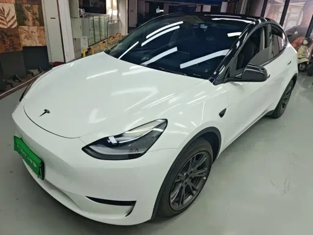Фотография автомобиля — Tesla Model Y