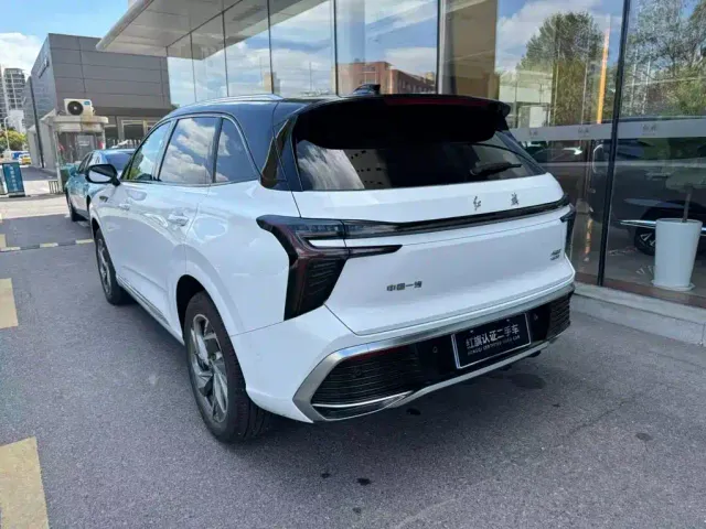 Hongqi HS3 — Фото автомобиля 5