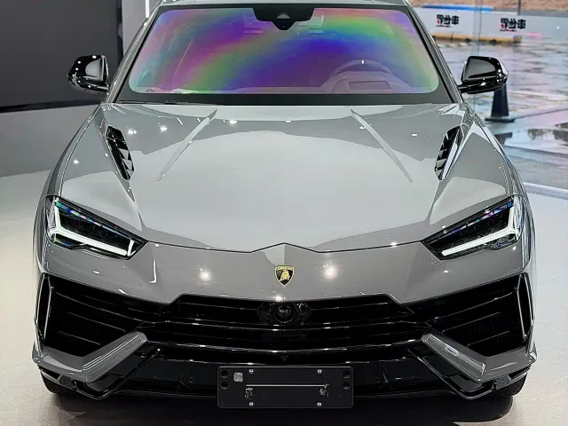 Lamborghini Urus — Фото автомобиля 2