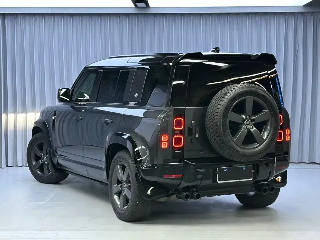 Land Rover Defender — Фото автомобиля 4