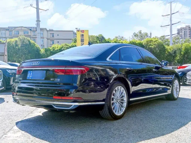 Audi A8 — Фото автомобиля 4