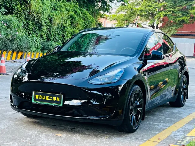 Фотография автомобиля — Tesla Model Y