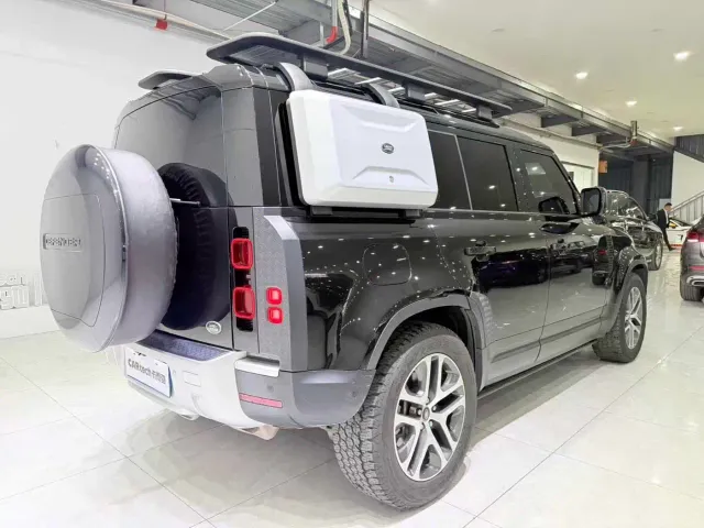 Land Rover Defender — Фото автомобиля 6