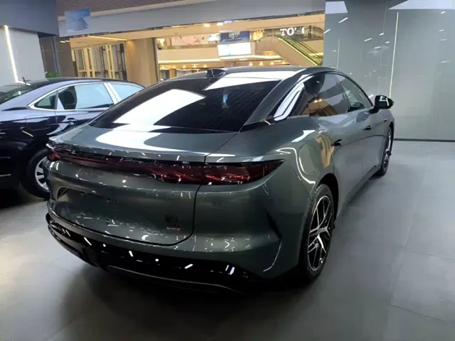BYD Han L — Фото автомобиля 6